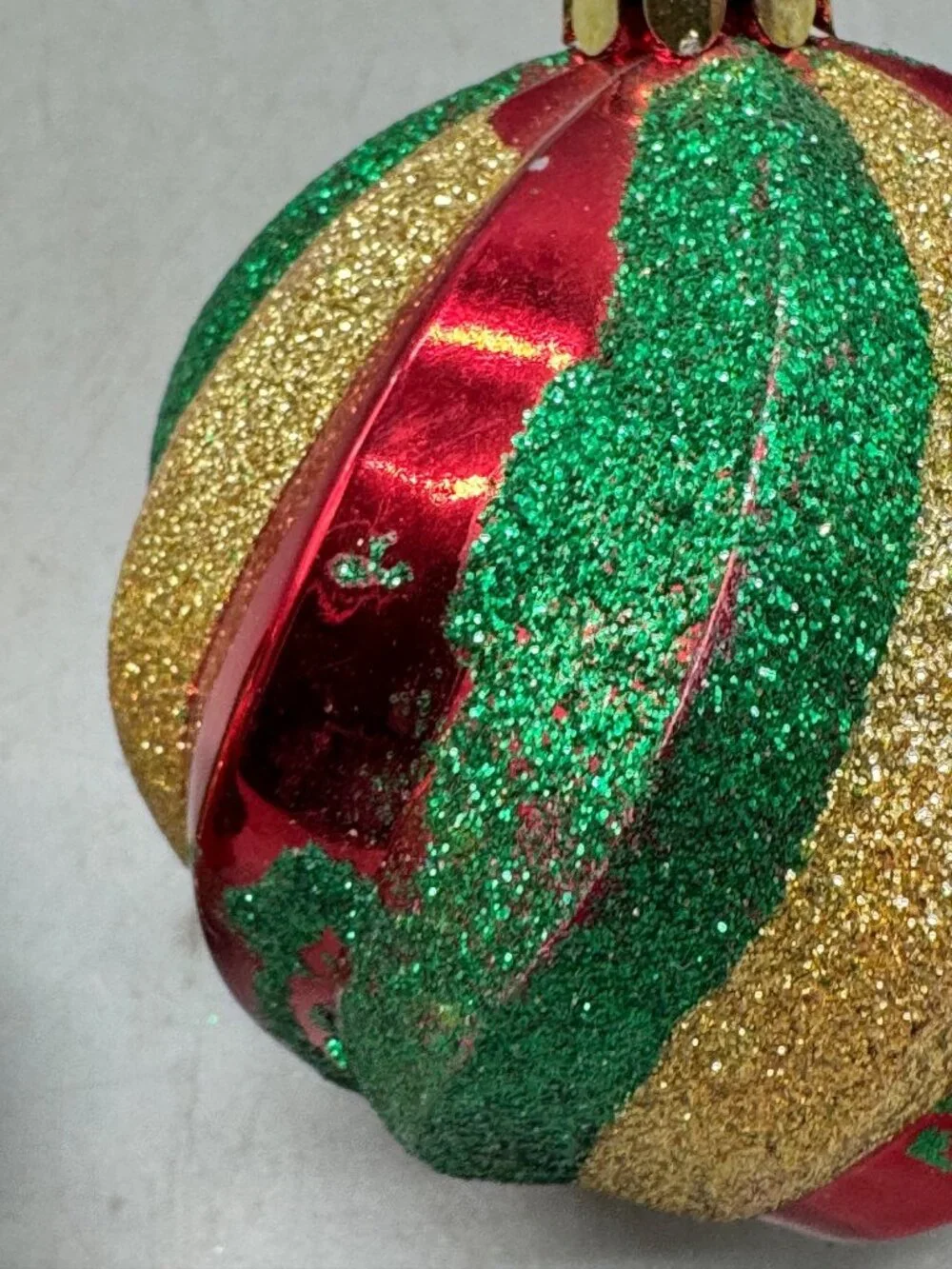 Set Of 2 Christmas Ornament Balls Red Green & Gold Glitter Swirl Design READ